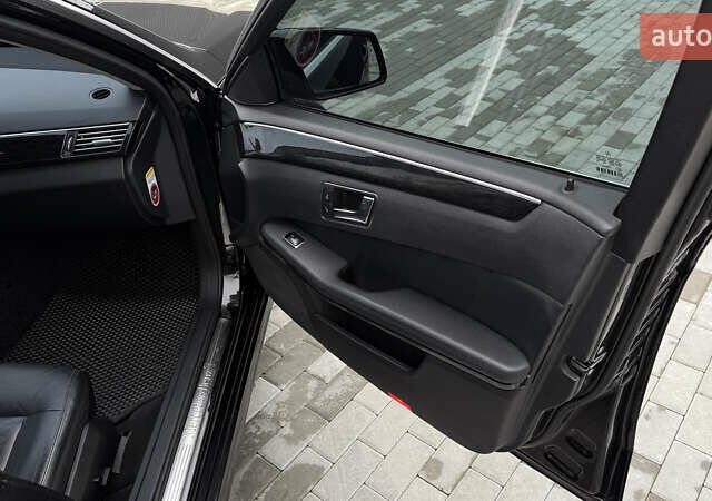 Чорний Мерседес Е-Клас, об'ємом двигуна 2.2 л та пробігом 399 тис. км за 12500 $, фото 10 на Automoto.ua