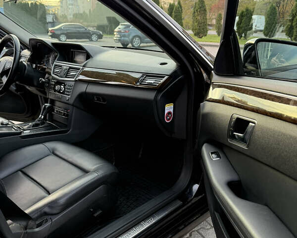 Черный Мерседес Е-Класс, объемом двигателя 2.14 л и пробегом 336 тыс. км за 11200 $, фото 15 на Automoto.ua