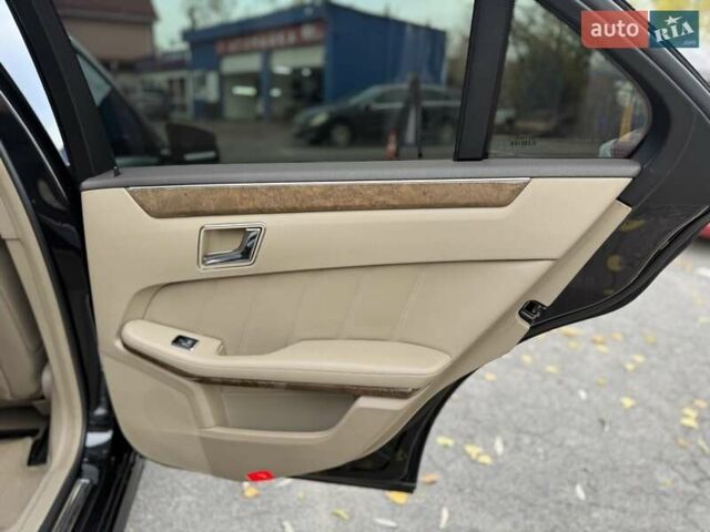 Мерседес Е-Клас 2011 у Києві на Automoto.ua Чорний Мерседес Е-Клас, об'ємом двигуна 3 л та пробігом 227 тис. км за 12500 $, фото 28 на Automoto.ua