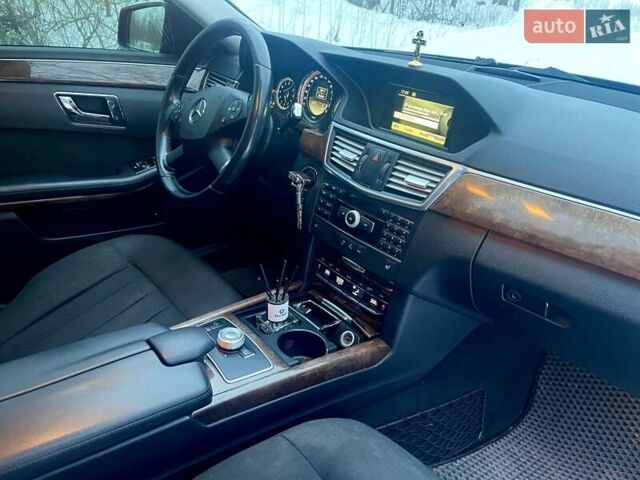 Черный Мерседес Е-Класс, объемом двигателя 2.14 л и пробегом 286 тыс. км за 12700 $, фото 22 на Automoto.ua