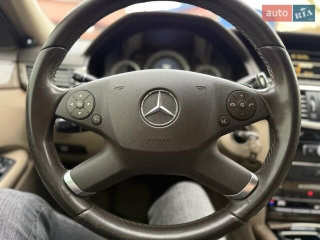 Мерседес Е-Клас 2011 у Києві на Automoto.ua Чорний Мерседес Е-Клас, об'ємом двигуна 3 л та пробігом 227 тис. км за 12500 $, фото 35 на Automoto.ua