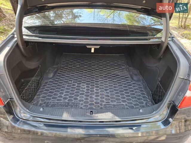 Черный Мерседес Е-Класс, объемом двигателя 2.14 л и пробегом 290 тыс. км за 11499 $, фото 3 на Automoto.ua