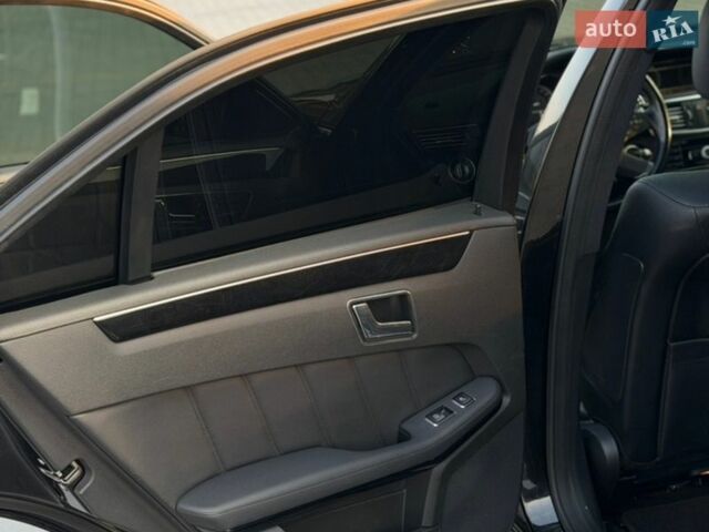 Чорний Мерседес Е-Клас, об'ємом двигуна 2.2 л та пробігом 298 тис. км за 15399 $, фото 54 на Automoto.ua