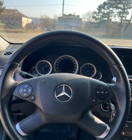 Чорний Мерседес Е-Клас, об'ємом двигуна 2.2 л та пробігом 363 тис. км за 11700 $, фото 13 на Automoto.ua