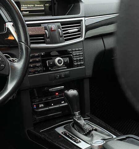 Чорний Мерседес Е-Клас, об'ємом двигуна 2.2 л та пробігом 399 тис. км за 12500 $, фото 27 на Automoto.ua