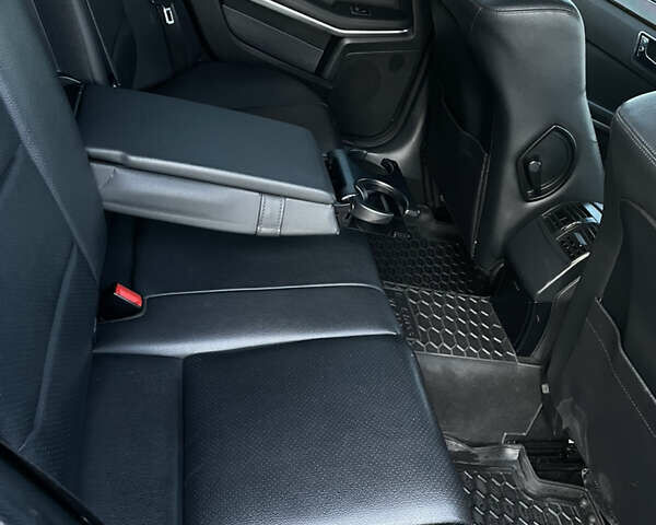 Черный Мерседес Е-Класс, объемом двигателя 2.2 л и пробегом 276 тыс. км за 13000 $, фото 26 на Automoto.ua