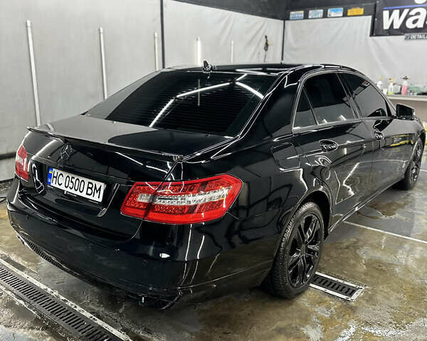 Черный Мерседес Е-Класс, объемом двигателя 1.8 л и пробегом 360 тыс. км за 12000 $, фото 4 на Automoto.ua