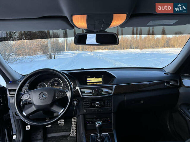 Черный Мерседес Е-Класс, объемом двигателя 2.1 л и пробегом 280 тыс. км за 10900 $, фото 32 на Automoto.ua