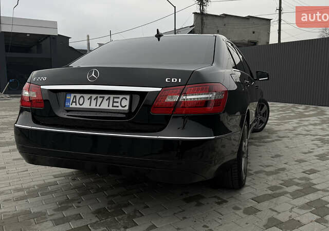 Чорний Мерседес Е-Клас, об'ємом двигуна 2.2 л та пробігом 399 тис. км за 12500 $, фото 3 на Automoto.ua