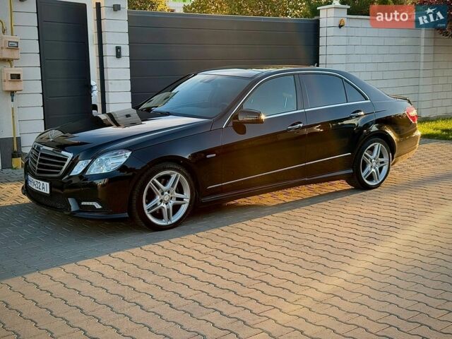Чорний Мерседес Е-Клас, об'ємом двигуна 3 л та пробігом 150 тис. км за 16200 $, фото 10 на Automoto.ua