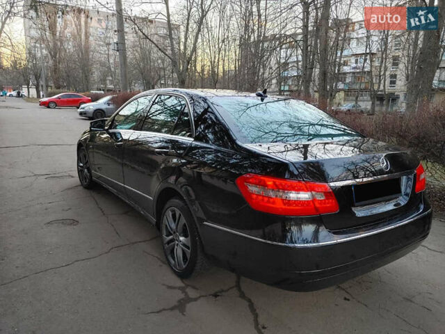 Черный Мерседес Е-Класс, объемом двигателя 2.14 л и пробегом 230 тыс. км за 12500 $, фото 25 на Automoto.ua
