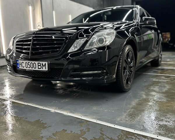 Черный Мерседес Е-Класс, объемом двигателя 1.8 л и пробегом 360 тыс. км за 12000 $, фото 9 на Automoto.ua