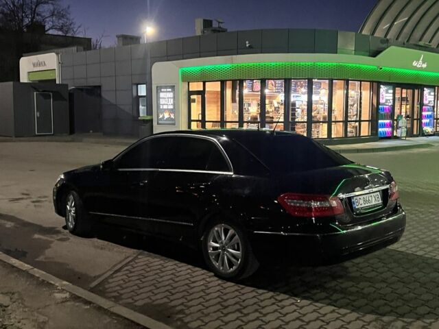 Черный Мерседес Е-Класс, объемом двигателя 2.1 л и пробегом 400 тыс. км за 11400 $, фото 3 на Automoto.ua