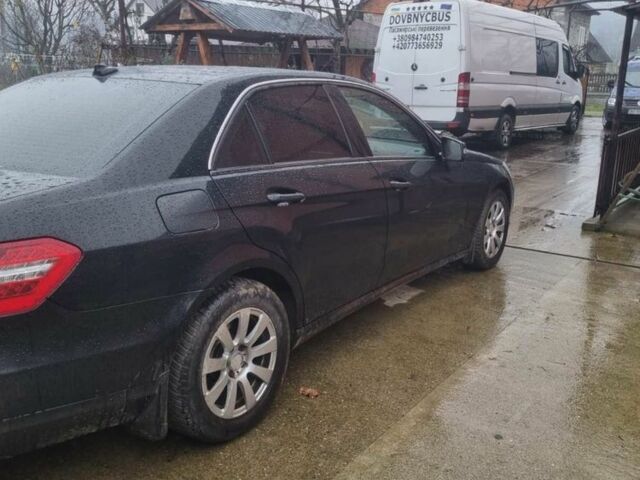 Черный Мерседес Е-Класс, объемом двигателя 2.1 л и пробегом 269 тыс. км за 11000 $, фото 5 на Automoto.ua