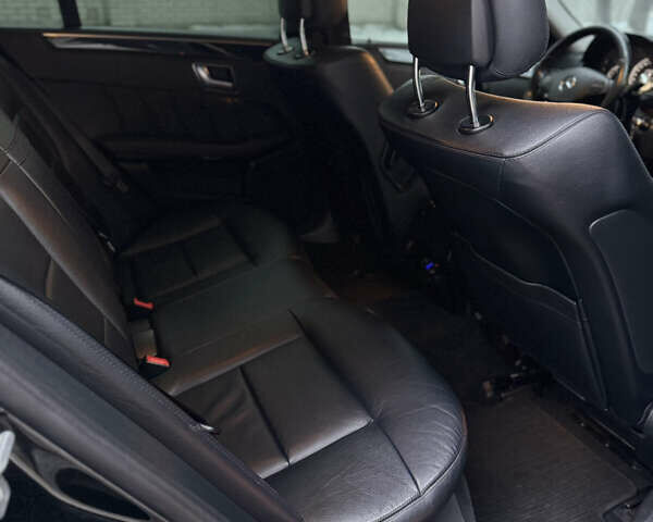 Чорний Мерседес Е-Клас, об'ємом двигуна 2.2 л та пробігом 333 тис. км за 13499 $, фото 15 на Automoto.ua