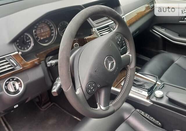 Черный Мерседес Е-Класс, объемом двигателя 1.8 л и пробегом 270 тыс. км за 10500 $, фото 8 на Automoto.ua