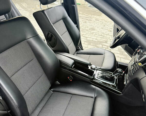 Черный Мерседес Е-Класс, объемом двигателя 2.2 л и пробегом 470 тыс. км за 12500 $, фото 9 на Automoto.ua