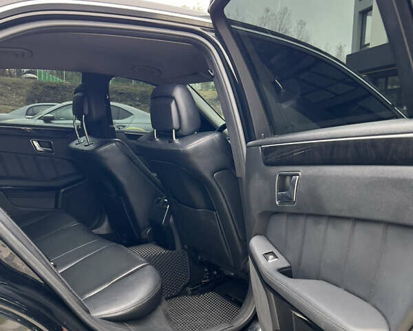 Черный Мерседес Е-Класс, объемом двигателя 1.8 л и пробегом 271 тыс. км за 8999 $, фото 23 на Automoto.ua