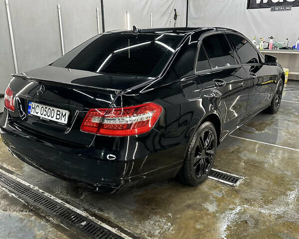 Черный Мерседес Е-Класс, объемом двигателя 1.8 л и пробегом 360 тыс. км за 12000 $, фото 3 на Automoto.ua