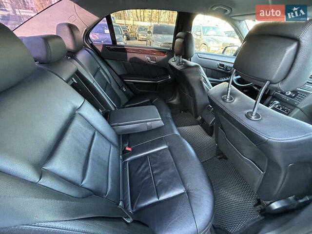 Чорний Мерседес Е-Клас, об'ємом двигуна 2.14 л та пробігом 298 тис. км за 11900 $, фото 32 на Automoto.ua