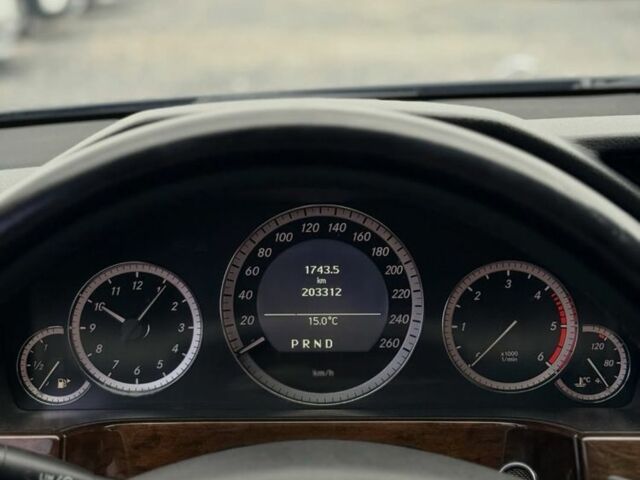 Черный Мерседес Е-Класс, объемом двигателя 2 л и пробегом 203 тыс. км за 12000 $, фото 10 на Automoto.ua