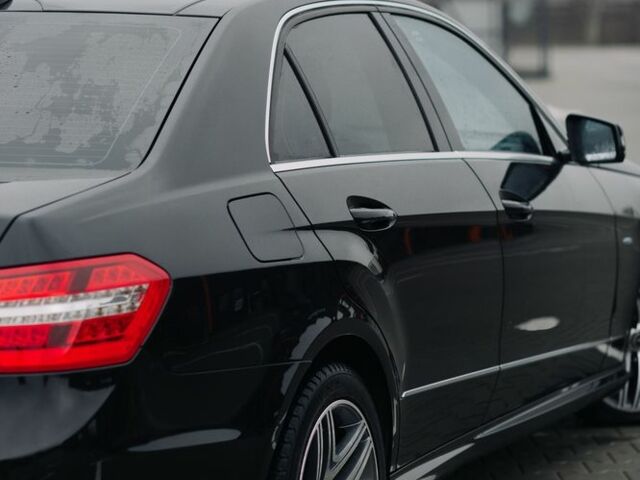 Черный Мерседес Е-Класс, объемом двигателя 3 л и пробегом 270 тыс. км за 14300 $, фото 17 на Automoto.ua