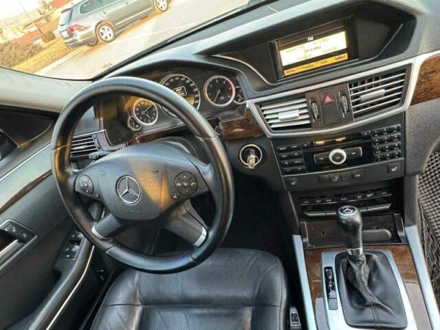 Чорний Мерседес Е-Клас, об'ємом двигуна 2.1 л та пробігом 270 тис. км за 10200 $, фото 7 на Automoto.ua