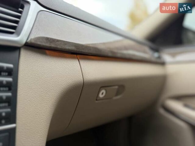 Мерседес Е-Клас 2011 у Києві на Automoto.ua Чорний Мерседес Е-Клас, об'ємом двигуна 3 л та пробігом 227 тис. км за 12500 $, фото 39 на Automoto.ua