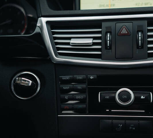 Чорний Мерседес Е-Клас, об'ємом двигуна 2.99 л та пробігом 270 тис. км за 14500 $, фото 41 на Automoto.ua