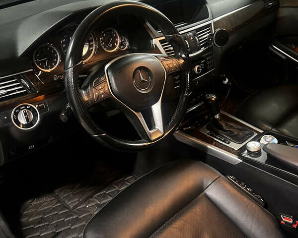 Черный Мерседес Е-Класс, объемом двигателя 1.8 л и пробегом 277 тыс. км за 10900 $, фото 12 на Automoto.ua