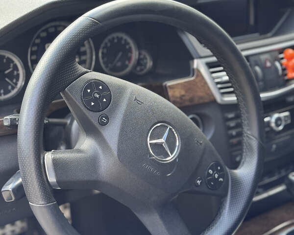 Мерседес Е-Клас 2012 у Вінниці на Automoto.ua Чорний Мерседес Е-Клас, об'ємом двигуна 1.8 л та пробігом 342 тис. км за 9600 $, фото 31 на Automoto.ua