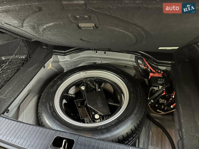 Черный Мерседес Е-Класс, объемом двигателя 2.14 л и пробегом 255 тыс. км за 14500 $, фото 17 на Automoto.ua