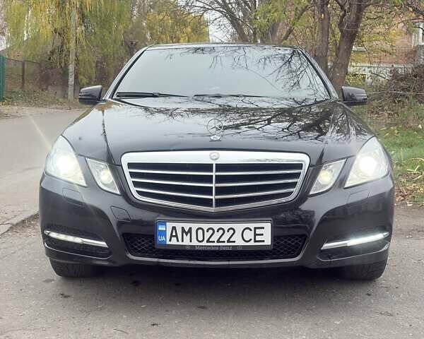 Черный Мерседес Е-Класс, объемом двигателя 2.14 л и пробегом 309 тыс. км за 15000 $, фото 12 на Automoto.ua