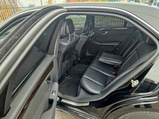 Черный Мерседес Е-Класс, объемом двигателя 1.8 л и пробегом 224 тыс. км за 10500 $, фото 11 на Automoto.ua