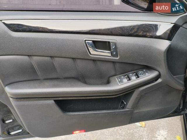 Черный Мерседес Е-Класс, объемом двигателя 2.99 л и пробегом 293 тыс. км за 13500 $, фото 24 на Automoto.ua