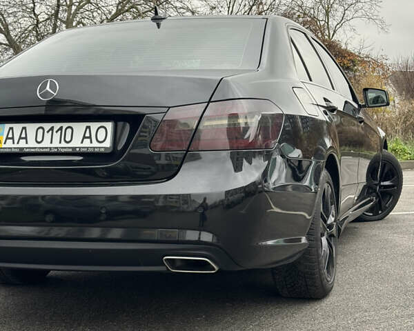 Черный Мерседес Е-Класс, объемом двигателя 2.2 л и пробегом 333 тыс. км за 13600 $, фото 9 на Automoto.ua
