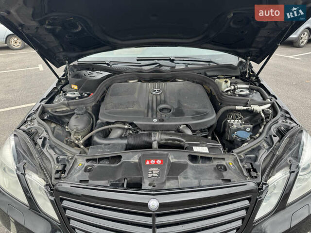 Черный Мерседес Е-Класс, объемом двигателя 2.2 л и пробегом 333 тыс. км за 13600 $, фото 32 на Automoto.ua