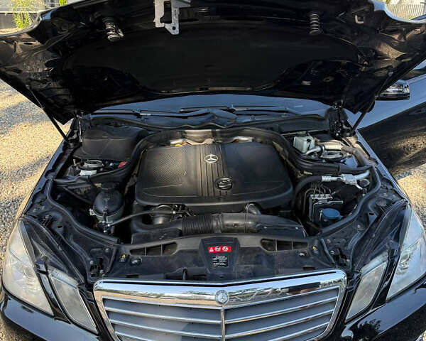 Черный Мерседес Е-Класс, объемом двигателя 2.14 л и пробегом 263 тыс. км за 12300 $, фото 10 на Automoto.ua