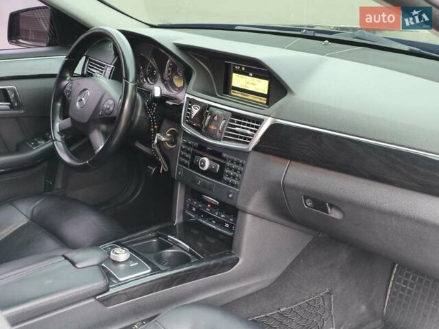 Черный Мерседес Е-Класс, объемом двигателя 2.99 л и пробегом 293 тыс. км за 13500 $, фото 30 на Automoto.ua