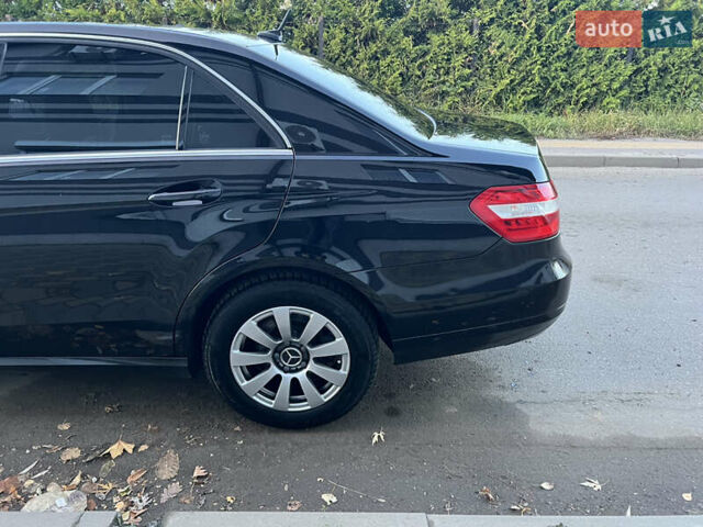 Черный Мерседес Е-Класс, объемом двигателя 2.14 л и пробегом 283 тыс. км за 12850 $, фото 6 на Automoto.ua