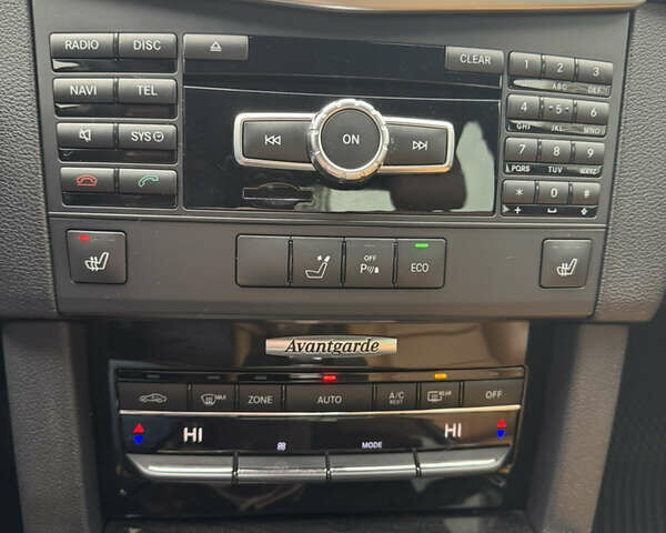 Черный Мерседес Е-Класс, объемом двигателя 2.2 л и пробегом 333 тыс. км за 13600 $, фото 19 на Automoto.ua