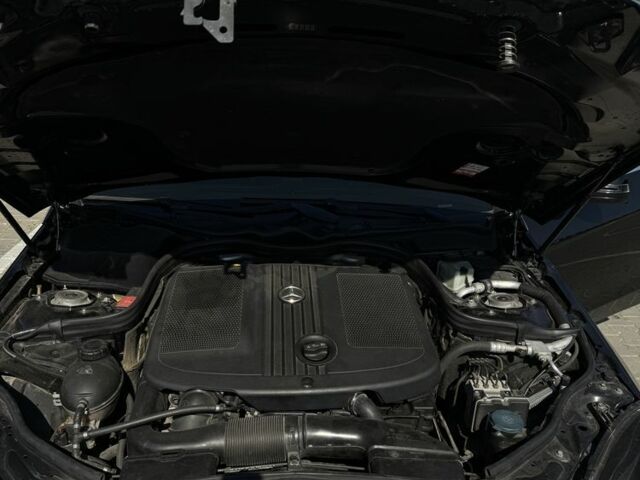 Черный Мерседес Е-Класс, объемом двигателя 2.1 л и пробегом 293 тыс. км за 12000 $, фото 6 на Automoto.ua