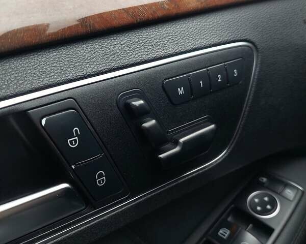 Черный Мерседес Е-Класс, объемом двигателя 3.5 л и пробегом 243 тыс. км за 16000 $, фото 15 на Automoto.ua