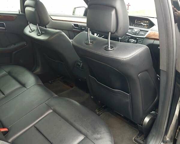 Черный Мерседес Е-Класс, объемом двигателя 3.5 л и пробегом 243 тыс. км за 16000 $, фото 19 на Automoto.ua