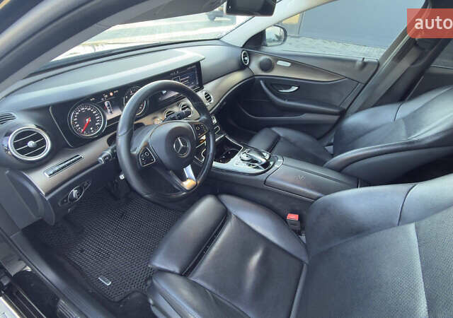 Чорний Мерседес Е-Клас, об'ємом двигуна 2.2 л та пробігом 249 тис. км за 19499 $, фото 16 на Automoto.ua