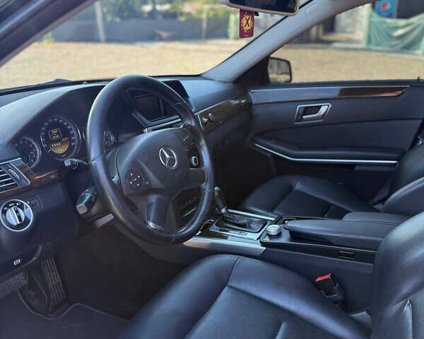 Черный Мерседес Е-Класс, объемом двигателя 2.14 л и пробегом 263 тыс. км за 12300 $, фото 8 на Automoto.ua