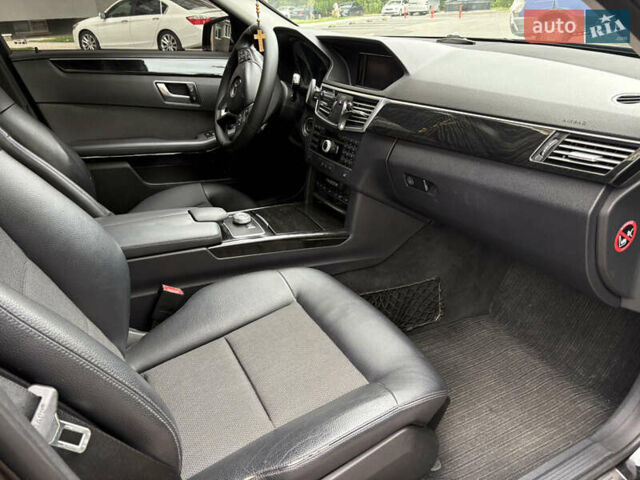Чорний Мерседес Е-Клас, об'ємом двигуна 2.2 л та пробігом 393 тис. км за 14500 $, фото 13 на Automoto.ua