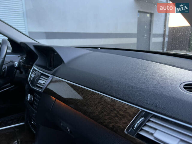 Черный Мерседес Е-Класс, объемом двигателя 2.14 л и пробегом 283 тыс. км за 12850 $, фото 23 на Automoto.ua