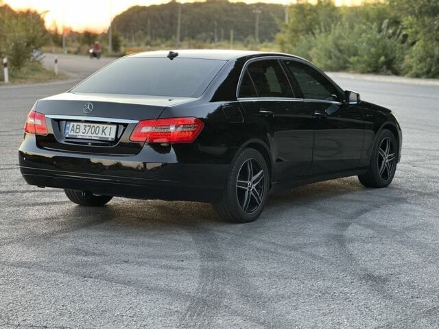 Черный Мерседес Е-Класс, объемом двигателя 2.2 л и пробегом 210 тыс. км за 15000 $, фото 8 на Automoto.ua