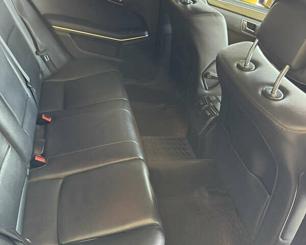 Мерседес Е-Класс 2012 в Киеве на Automoto.ua Черный Мерседес Е-Класс, объемом двигателя 2.2 л и пробегом 289 тыс. км за 12400 $, фото 12 на Automoto.ua